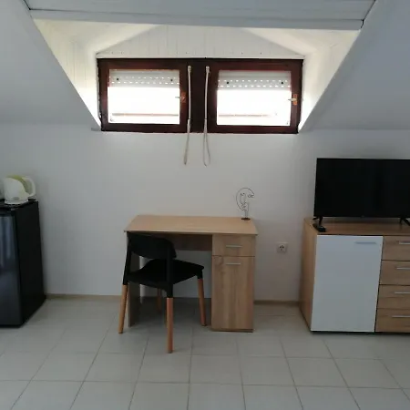 Ianakiev Gæstehus 3*