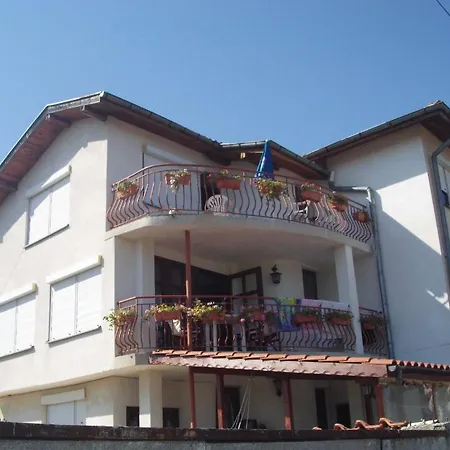 Ianakiev Gæstehus 3*